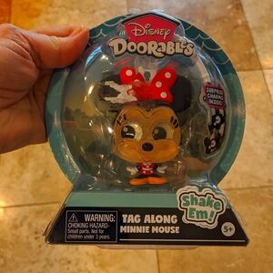 Disney Doorables Minnie Mouse Tag Along Figure - Red and Black Surprise Charms